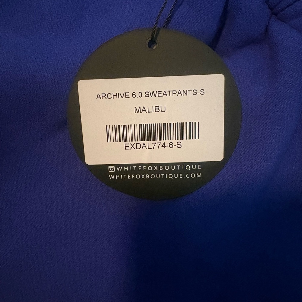 NWT White Fox Boutique Royal Blue Malibu 6.0 Hoodie Set Blue with Pink Logo - Picture 10 of 11